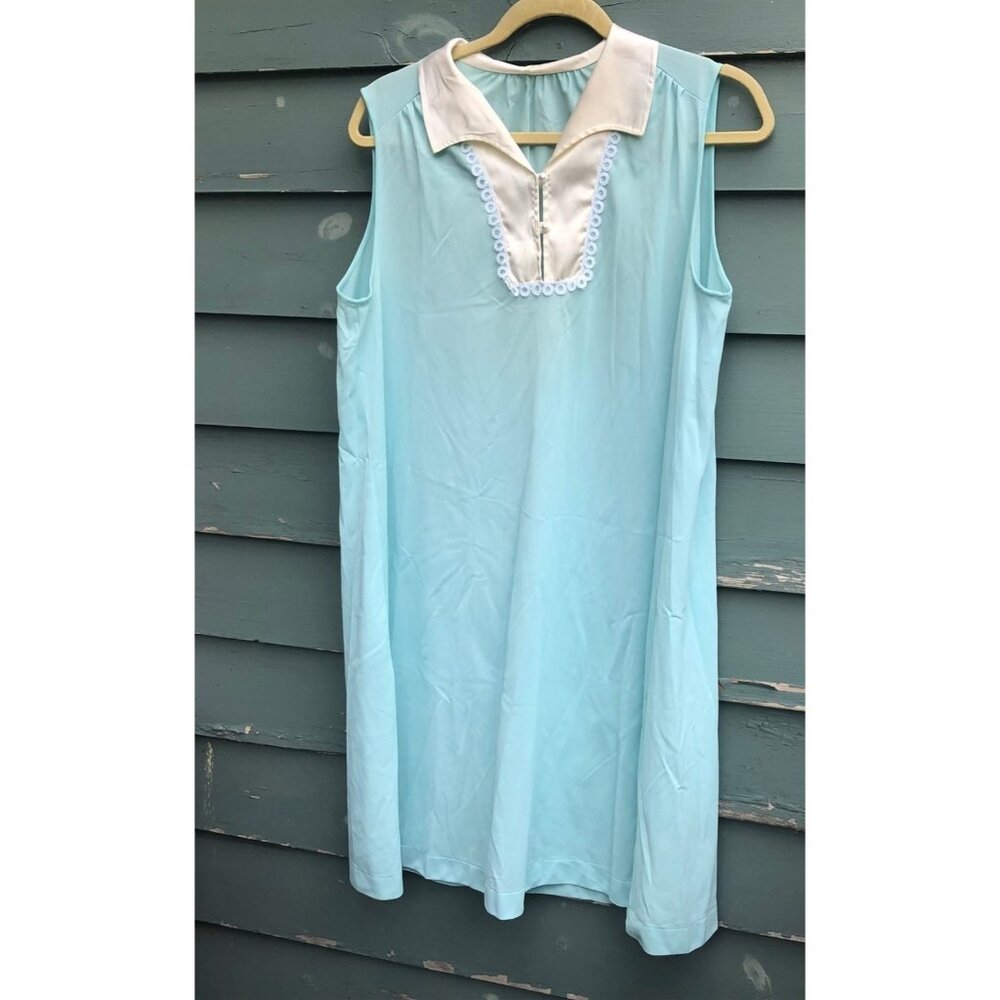 Vintage Lorraine short nightgown collared blue satin yoke Womens Medium